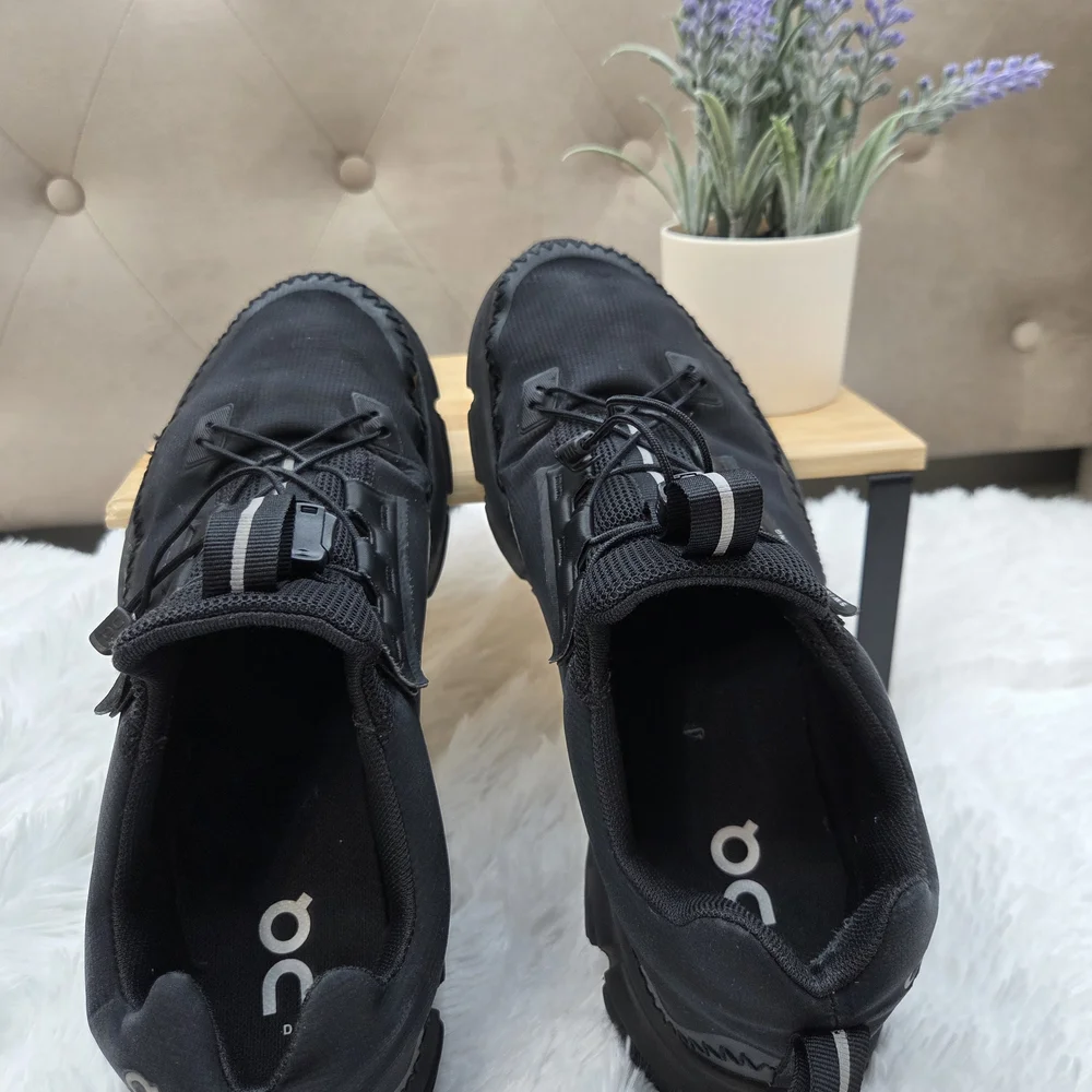 On Running Cloudswift‎ 3 Black Sneakers Men's Size 10.5 Swiss Engineering